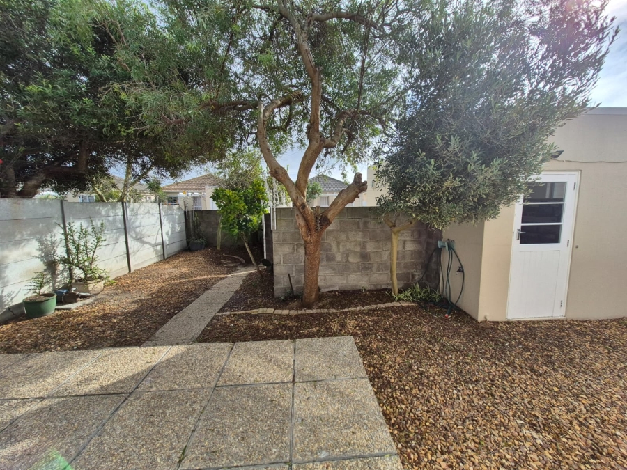 2 Bedroom Property for Sale in Sunningdale Western Cape